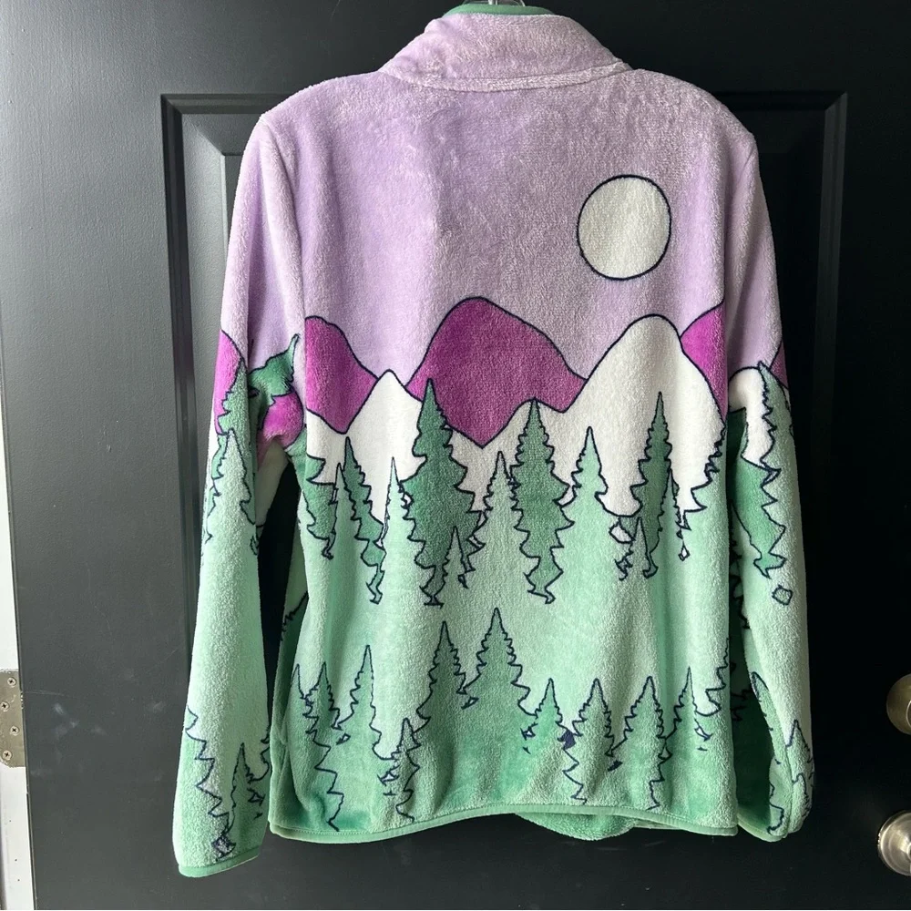 NWT Snoopy Sherpa Jacket Women Zip Front Scenic Cozy Peanuts Mountains Sz S M L - Picture 6 of 12